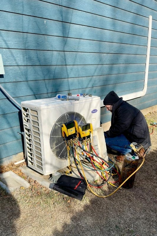 Air conditioning repair technician in Oklahoma City